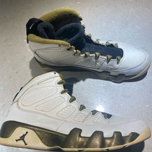 Jordan 9 Retro Statue